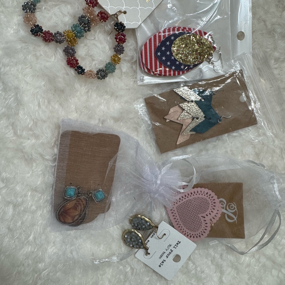 Colorful Jewelry Set with New earrings various brands